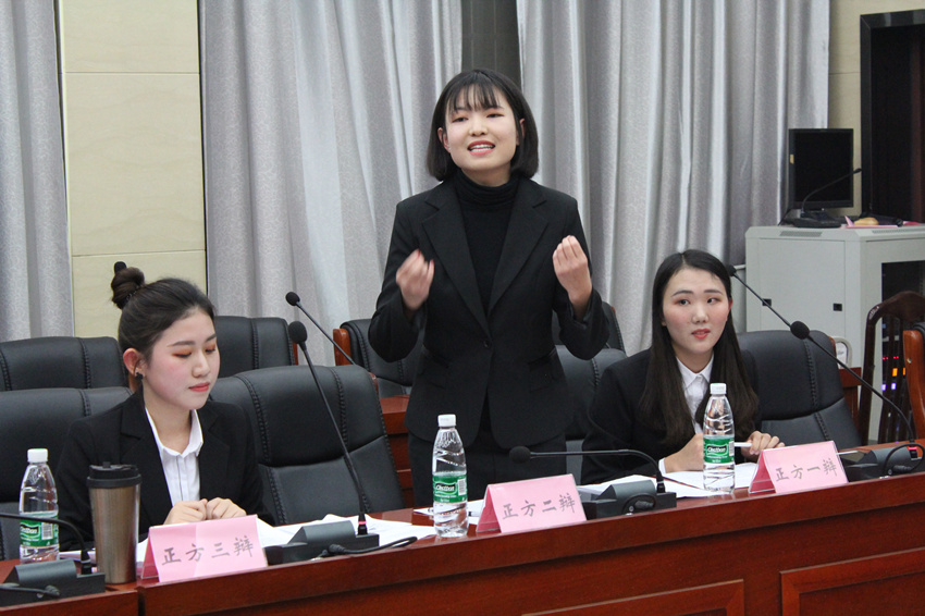 �ھ��������У���������˵�Ĳ�һ���ӡ��������ڷ���